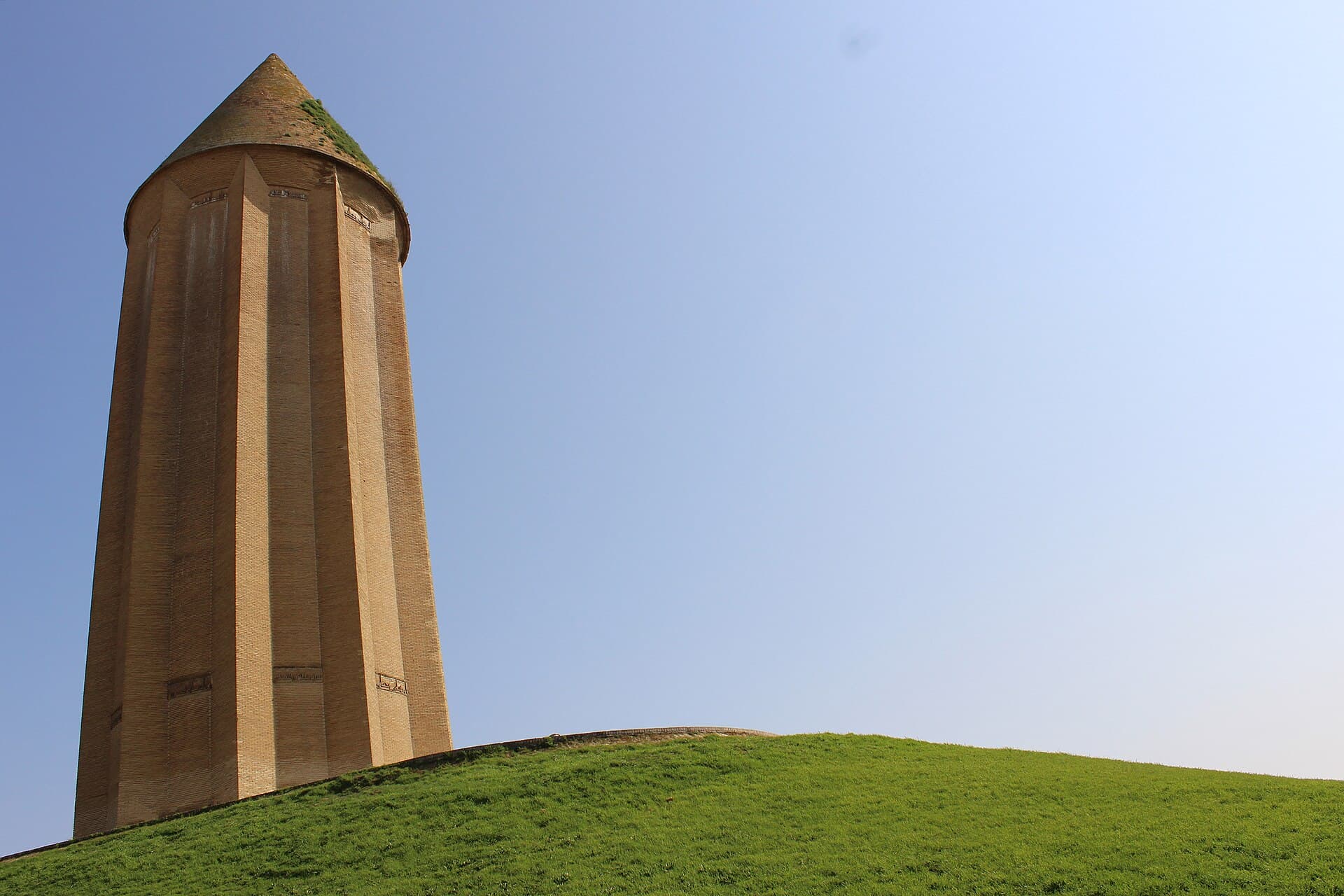 برج قابوس در گنبدکاووس